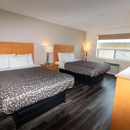 Borden Inn And Suites Angus Εξωτερικό φωτογραφία