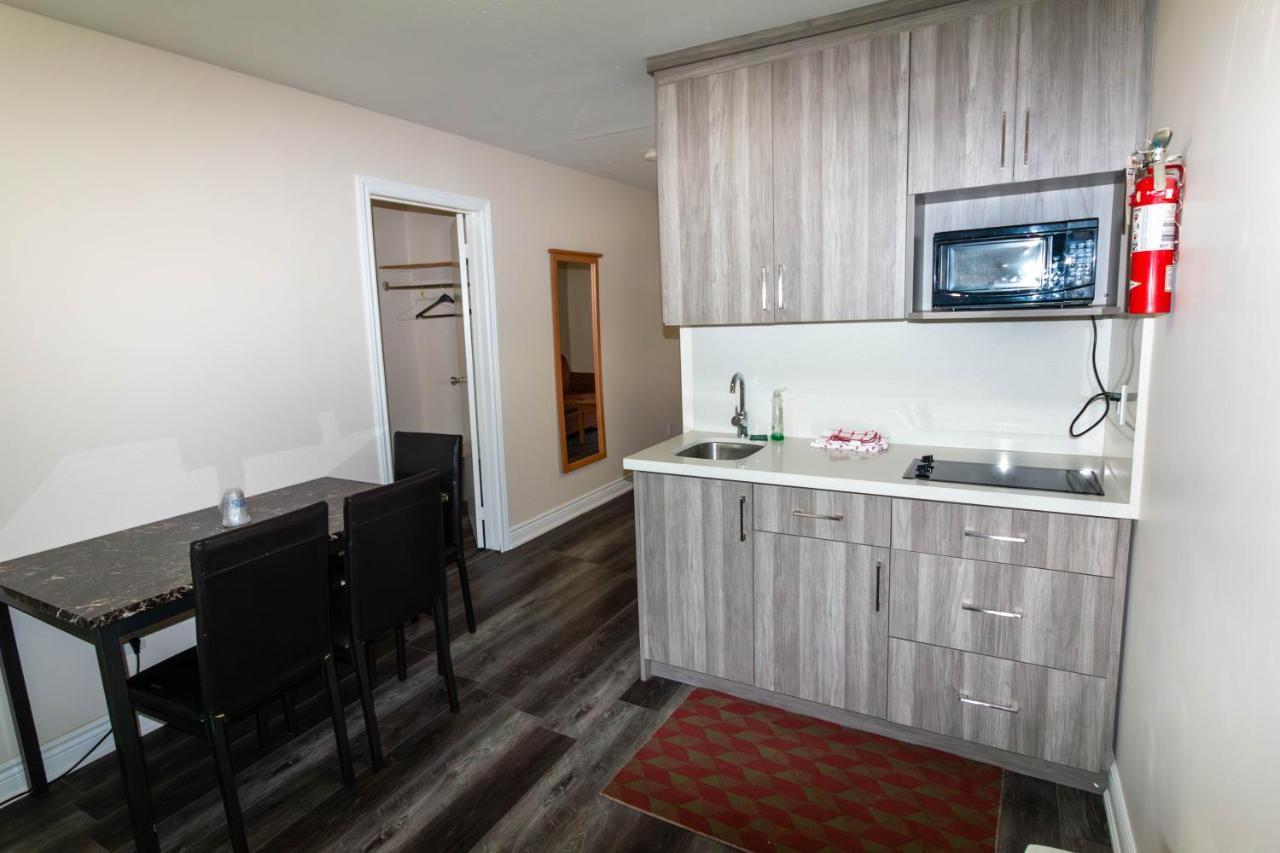 Borden Inn And Suites Angus Εξωτερικό φωτογραφία