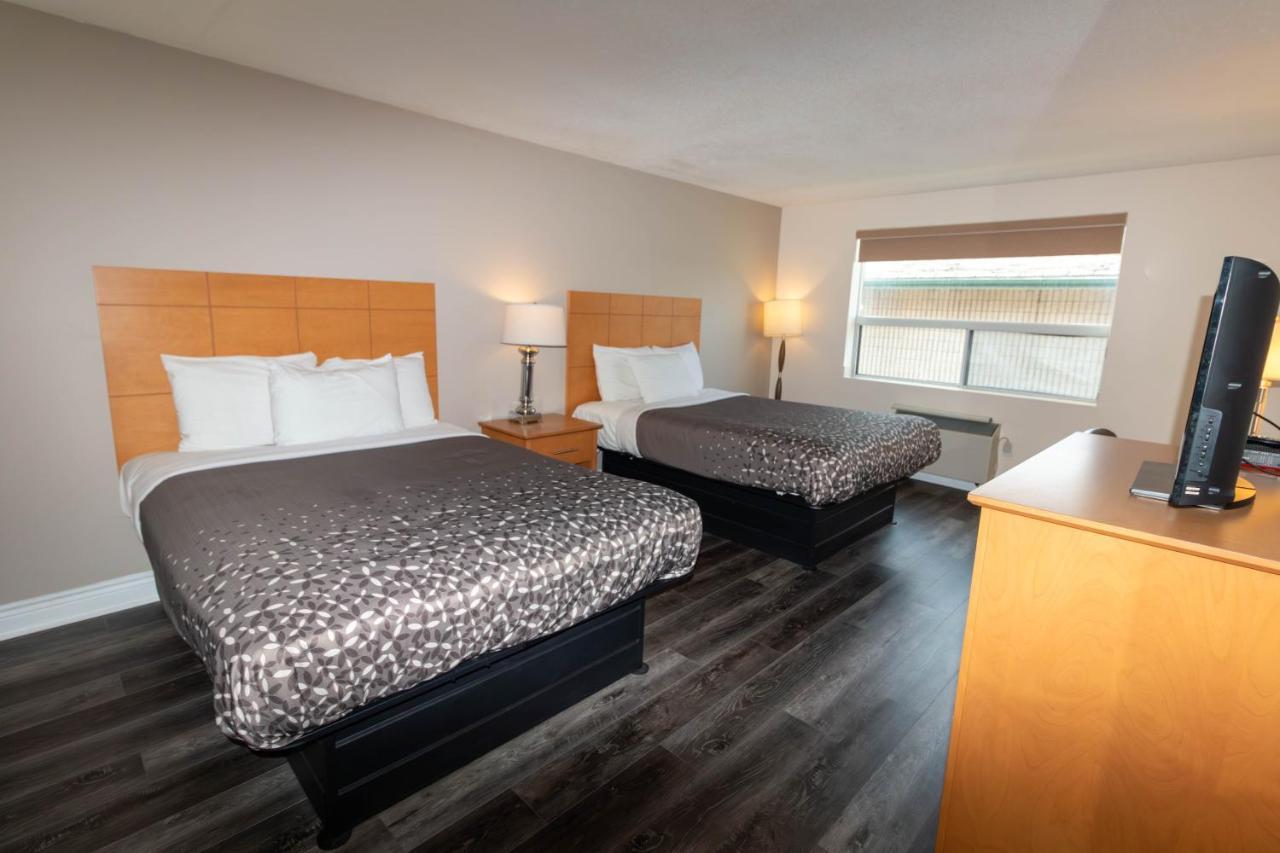 Borden Inn And Suites Angus Εξωτερικό φωτογραφία