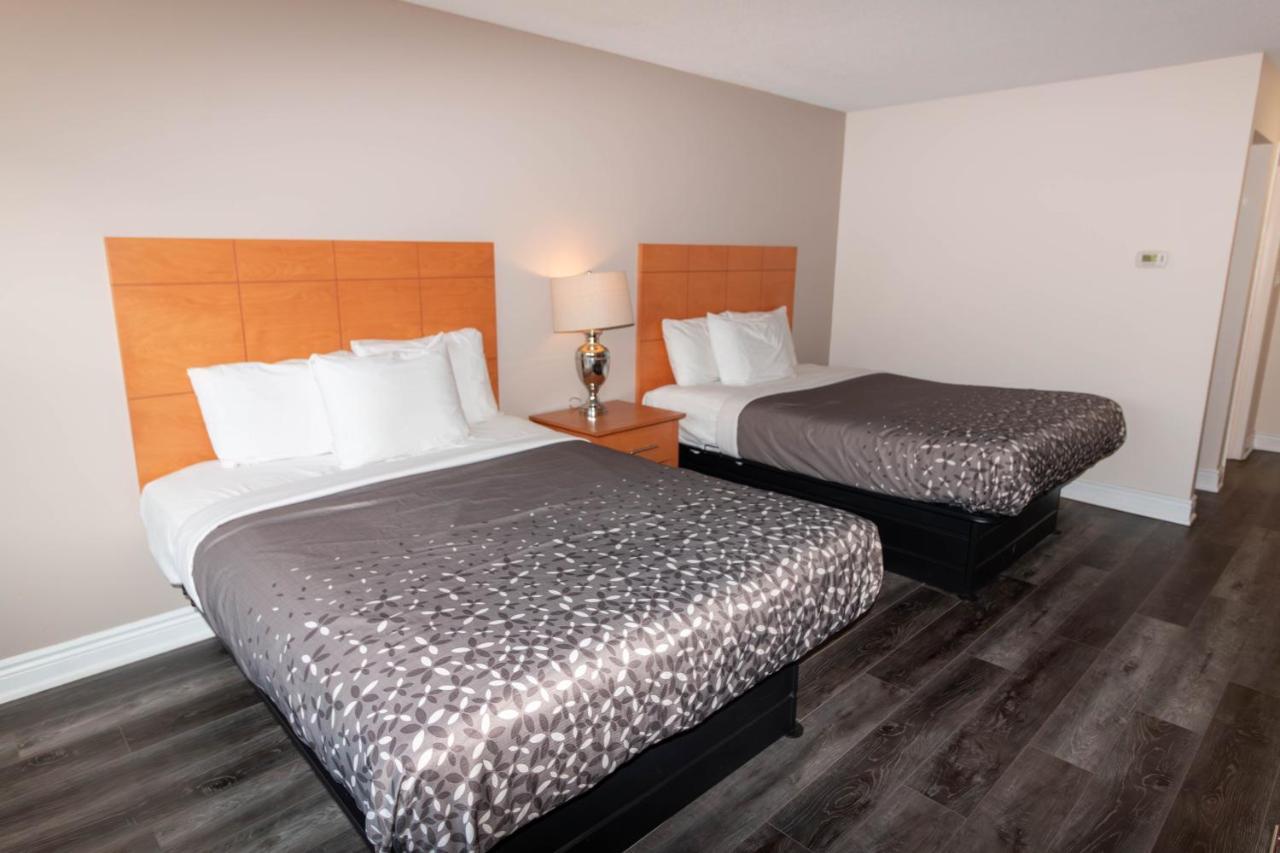 Borden Inn And Suites Angus Εξωτερικό φωτογραφία