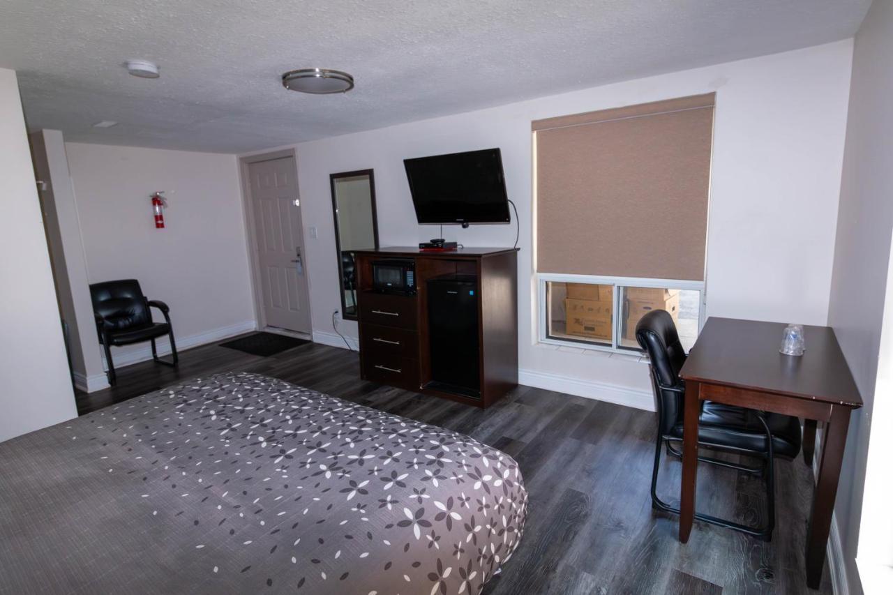 Borden Inn And Suites Angus Εξωτερικό φωτογραφία