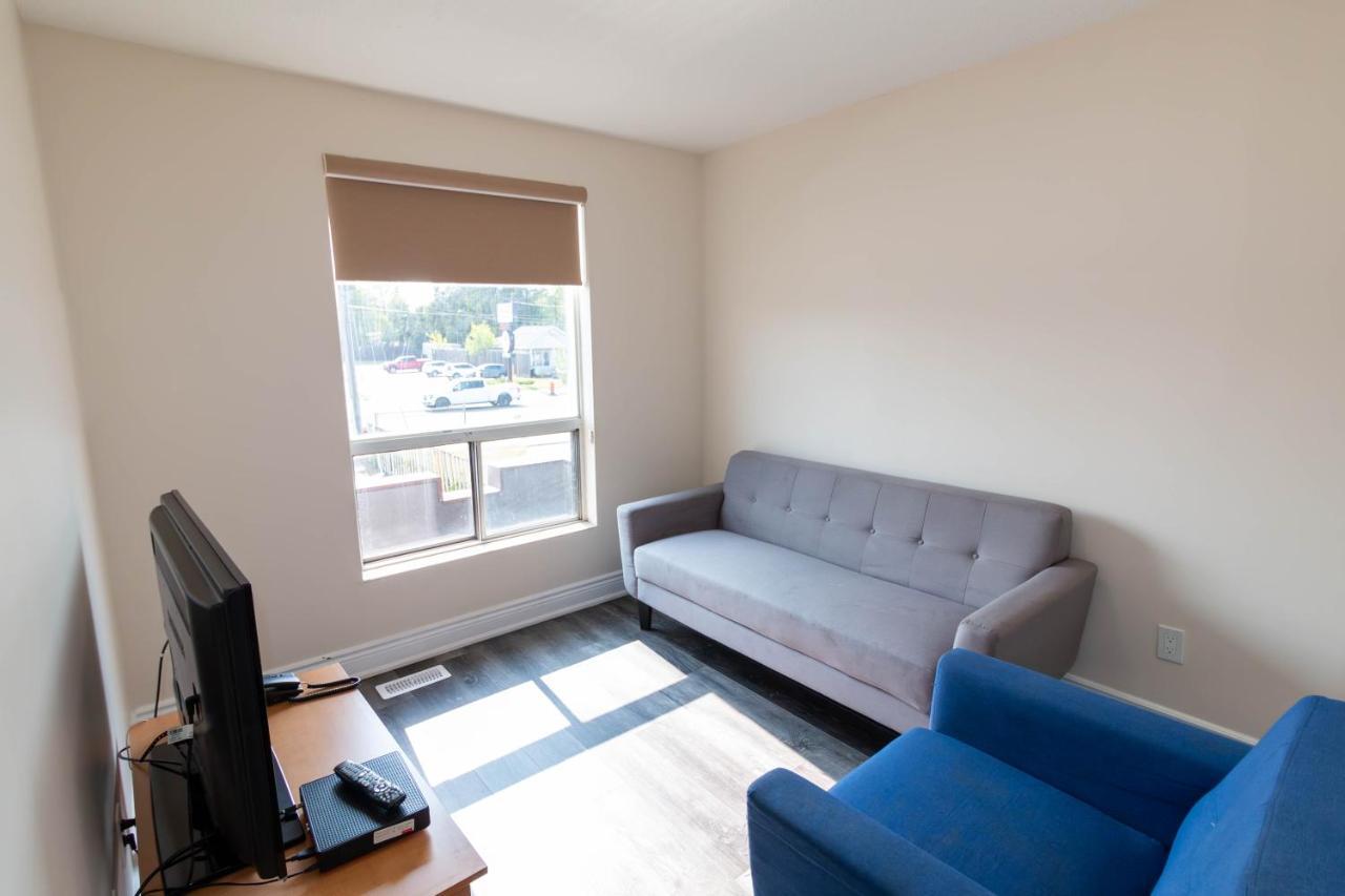 Borden Inn And Suites Angus Εξωτερικό φωτογραφία
