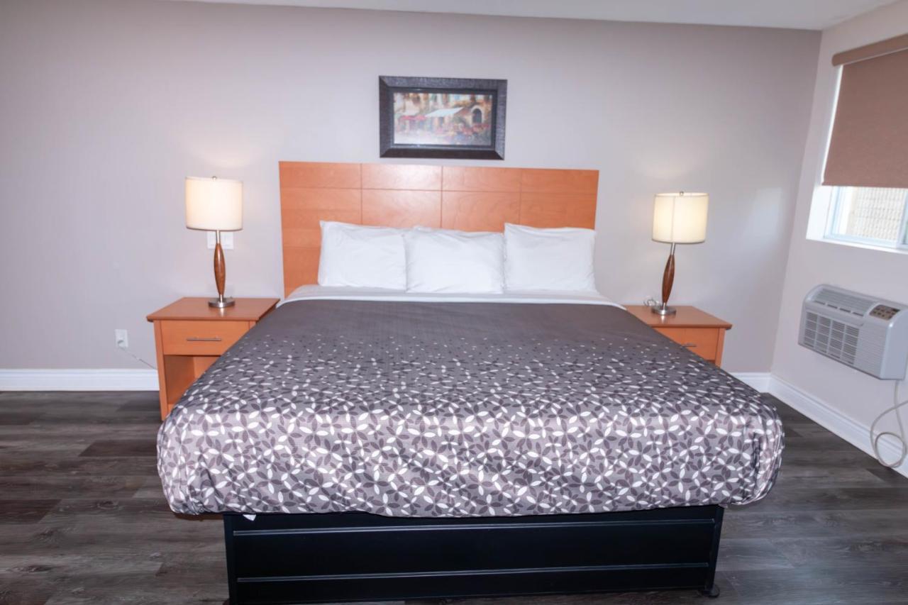 Borden Inn And Suites Angus Εξωτερικό φωτογραφία