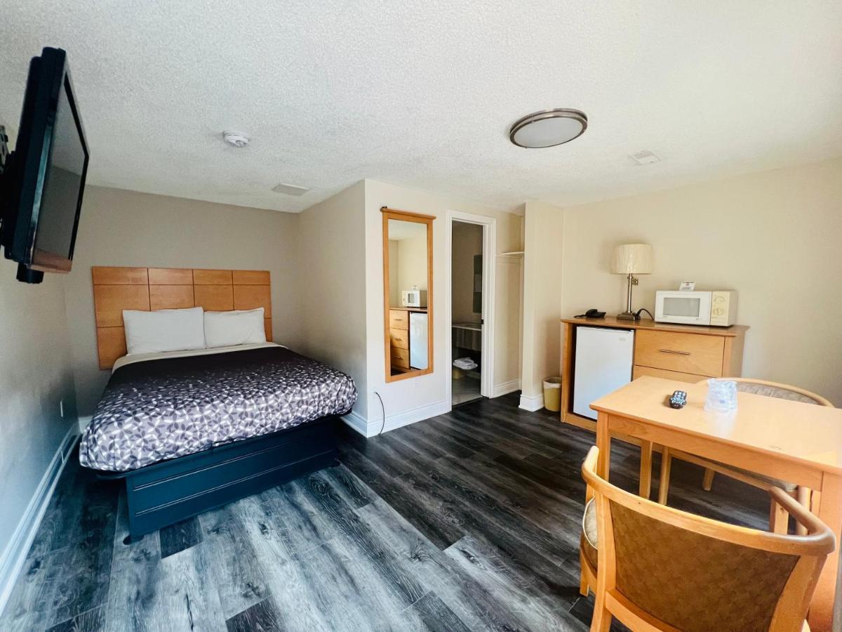 Borden Inn And Suites Angus Εξωτερικό φωτογραφία